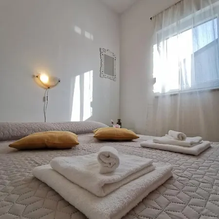 Amalija Apartment *